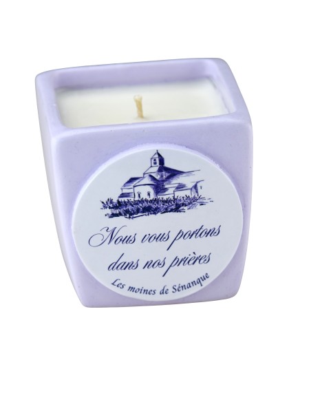 Bougie faite à la main, parfumée à l'huile essentielle de lavande de l'abbaye de Sénanque